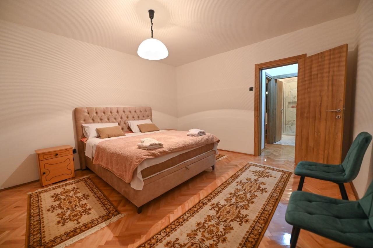 Apartman Oskar 포드고리차 외부 사진